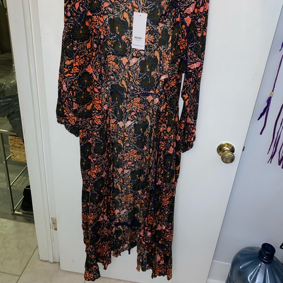 Dress - Picture 9 of 10